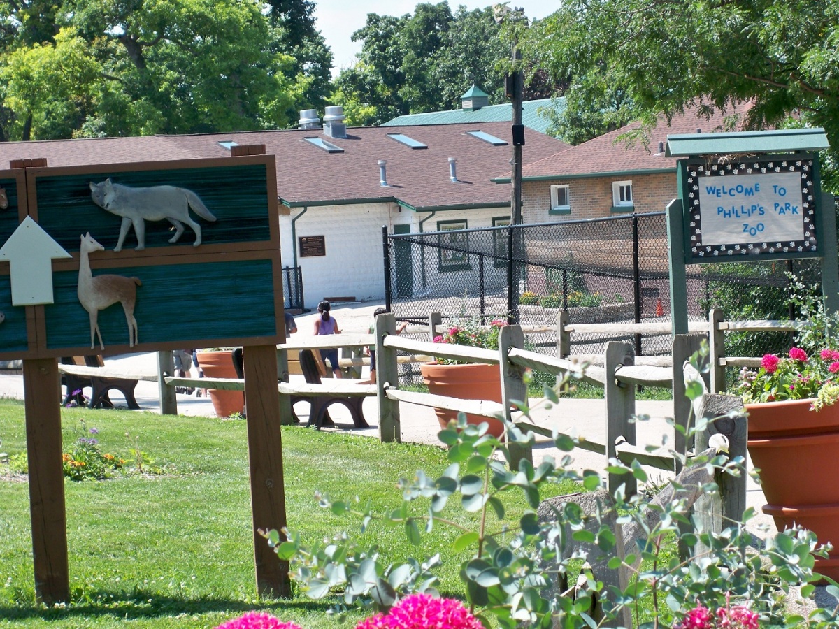 Visitors at the main entranace are greeted with zoo information