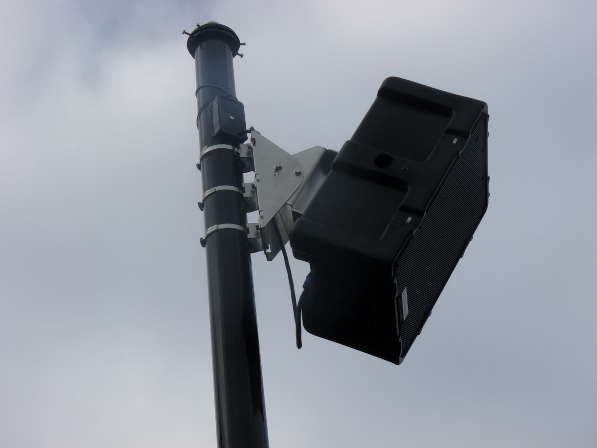 Four Noho loudspeakers were installed to cover the stadium with full-range audio, using Technomad\'s new stainless steel mount